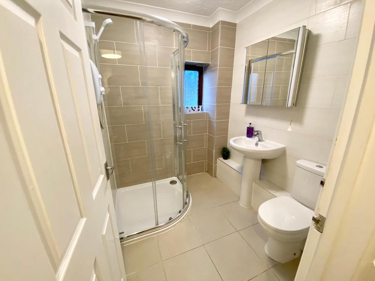 Easyrest Spalding - 4 Beds & Free Parking - Central & Modern Open Plan Apartment - Convenient Location Экстерьер фото