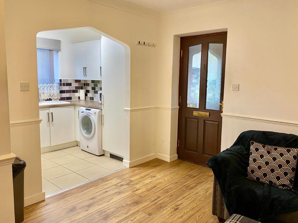 Easyrest Spalding - 4 Beds & Free Parking - Central & Modern Open Plan Apartment - Convenient Location Экстерьер фото