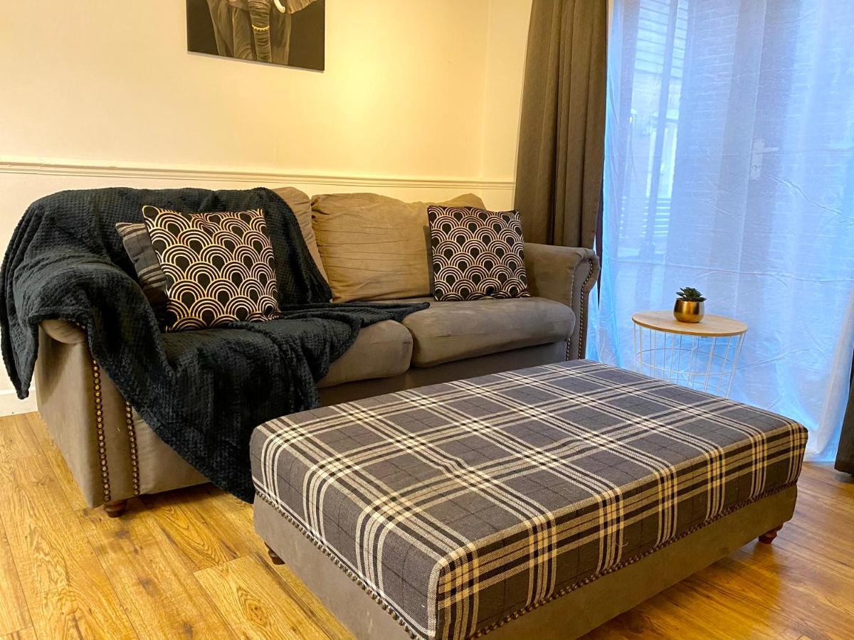 Easyrest Spalding - 4 Beds & Free Parking - Central & Modern Open Plan Apartment - Convenient Location Экстерьер фото