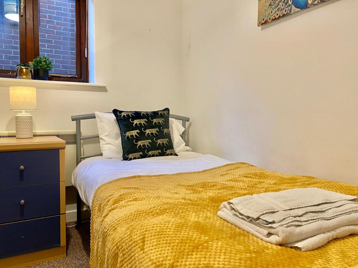 Easyrest Spalding - 4 Beds & Free Parking - Central & Modern Open Plan Apartment - Convenient Location Экстерьер фото